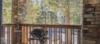 Closest Condo to Eagle Lift - King, Bunk, Fireplace, Garage Pkg & Dog Friendly!