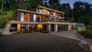 House | 5 bilik tidur