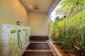 House | 5 bedrooms - Riverstone Elevated Living Near Beach Town (Bahía Ballena)