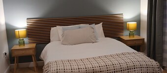 Modern Coastal home, family and dog friendly