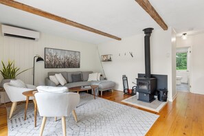 Living area - Shediac River Cottage- hot tub and private dock! (Shediac)