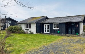 Exterior - Gorgeous home in Børkop with WiFi (Børkop)
