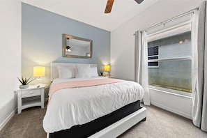 4 bedrooms, iron/ironing board, WiFi, bed sheets - Spacious 4BR Disney Pool Home • Mini Golf & Game Room (Davenport)