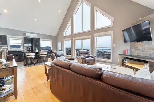 Tidal Bay Chalet - Ocean view*HOT TUB*games room