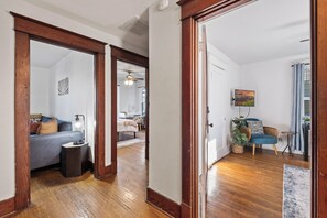 Living area - Derby 2 Bed Apartment Amazing Location! (Louisville)