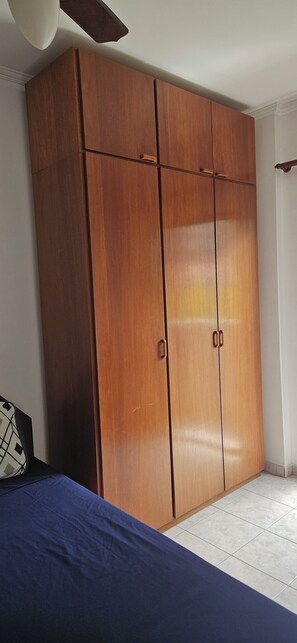 Room - Venham conhecer my wonderfull beach place,localizado a um bloco  meio da praia,. (Praia Grande)