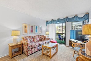 TV - Family Resort Condo Steps to Beach (North Myrtle Beach)