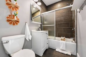 Hair dryer, towels - Bright & Happy Escape w/ Off-Street Parking (Pittsburgh)