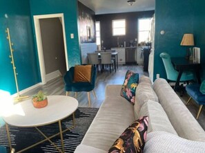 TV - M&J - 2615 Jane · Colorful Southside gem! Off-street parking! (Pittsburgh)