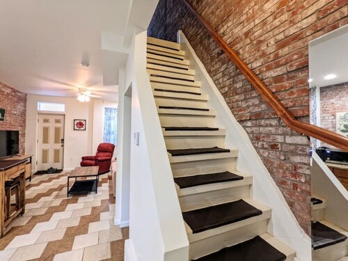 1 Block from Butler St ★ Patio ★ Dog Friendly!