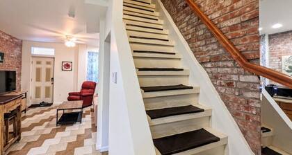 1 Block from Butler St ★ Patio ★ Dog Friendly!