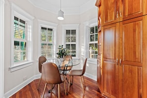 Dining - Luxe Beachfront Villa (Islamorada)