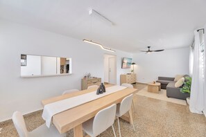 Dining - Calle Cerra Getaway 3BR w/ Balcony (San Juan)