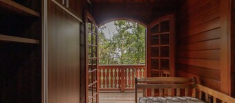 Casa com Lareira e 3 su tes no Parque das Fontes