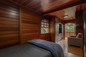 House, Smoking | 4 bedrooms - Casa com Lareira e 3 su tes no Parque das Fontes (Campos do Jordão)