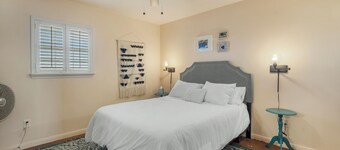 Spacious 6-bedroom lodge in beautiful Damon with AC