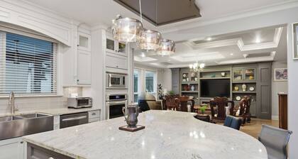 Bright & Spacious 4BR Retreat in Heart of Langley