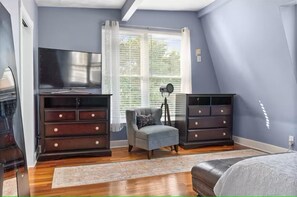 2 bedrooms, desk, iron/ironing board, free WiFi