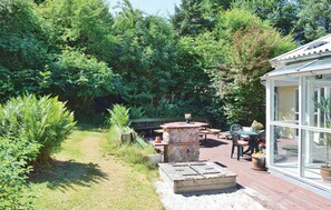 Outdoor dining - Stunning home in Græsted with sauna (Græsted)