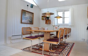 Dining - Stunning home in Græsted with sauna (Græsted)