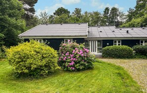 Exterior - Cozy home in Græsted with sauna (Græsted)