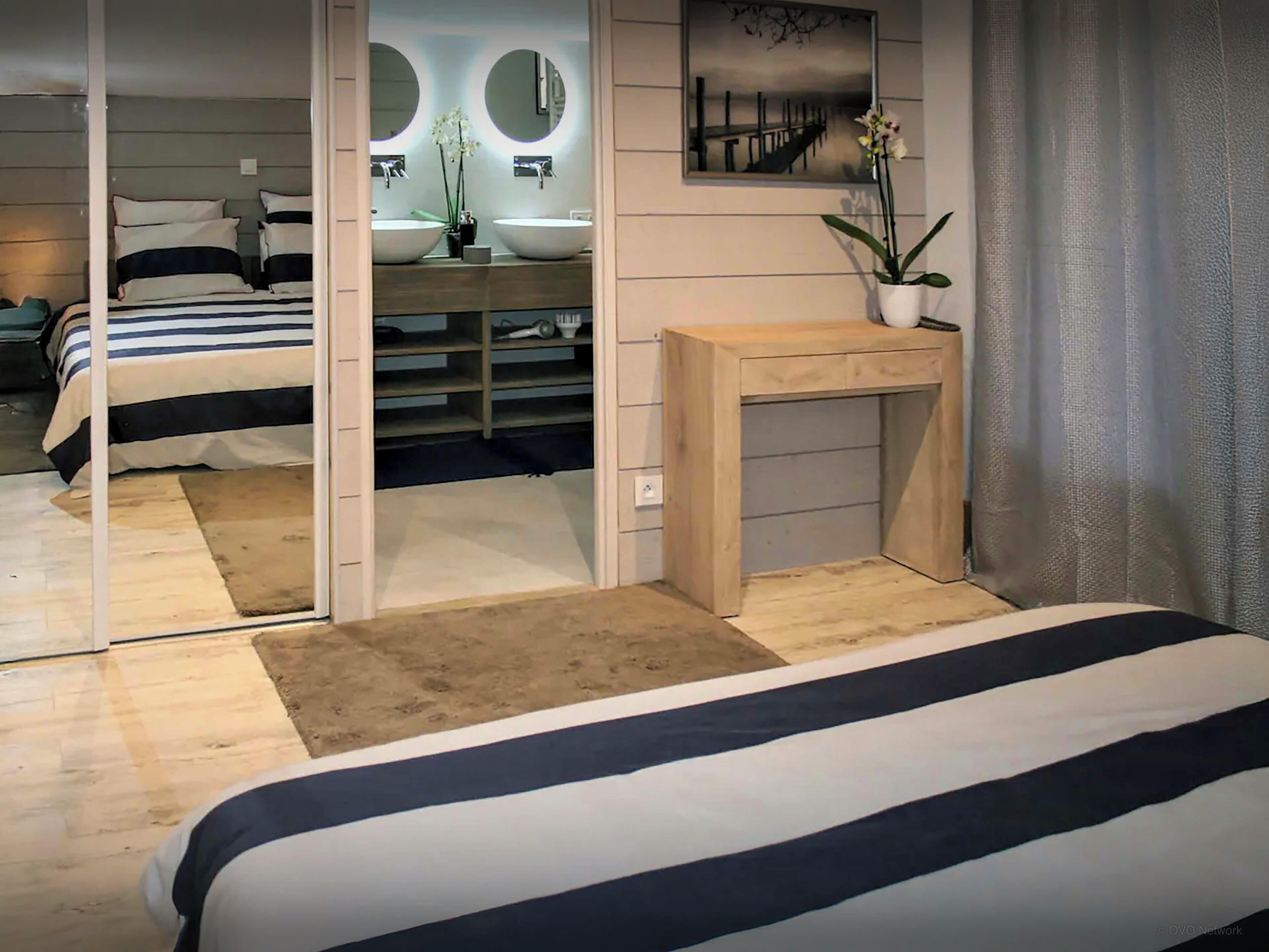 4 bedrooms, WiFi, bed sheets
