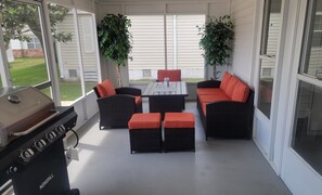 Outdoor dining - Beautiful  Vacation Home in The Villages, Florida – Golf Car Included! (Lady Lake)