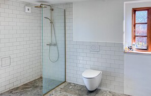 Shower - Cozy home in Kirke Hyllinge with WiFi (Kirke Hyllinge)