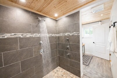 Partin's Perch | Indoor Private Sauna | 9 Min from The Caverns
