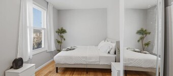 2BR House w/ Free Parking / Fully Equipped Kitchen / Spacious / Family Friendly