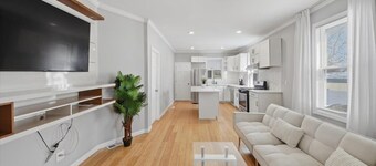 2BR House w/ Free Parking / Fully Equipped Kitchen / Spacious / Family Friendly