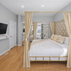 In-room safe, iron/ironing board, travel crib, free WiFi