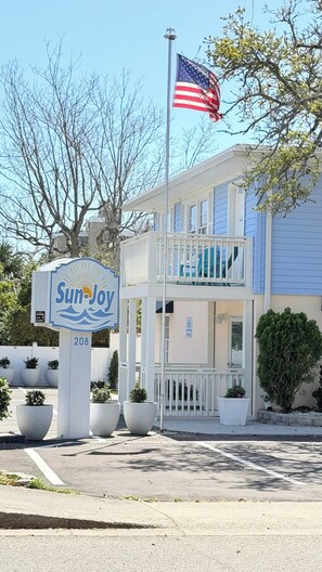 Property grounds - Sun-Joy Myrtle Beach Suit #1 | 5-Min Walk to Ocean (Myrtle Beach)
