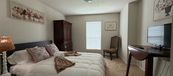 Lakes near Golf Course,  Medical Center, NGR with  5-bed in a gorgeous location