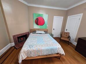 Room - Large beautiful room in Federal Hill  Downtown (Providence)