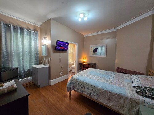 Large beautiful room in Federal Hill  Downtown