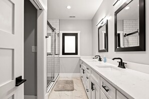 Shower, hair dryer, towels, shampoo - Luxury 4BR Retreat • Walkable • Game & Media Room (Indianapolis)