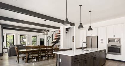 Luxury 4BR Retreat • Walkable • Game & Media Room