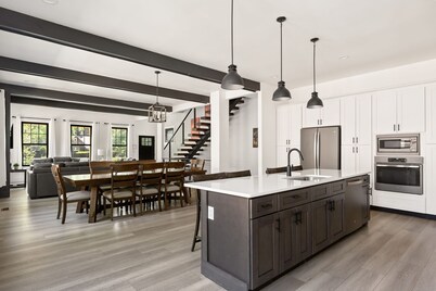 Luxury 4BR Retreat • Walkable • Game & Media Room