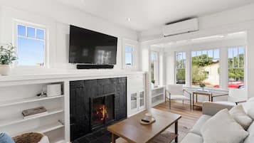 Fernseher, Kamin