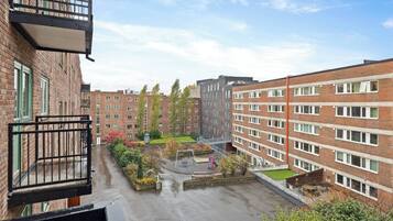 Apartment, 2 Bedrooms, Balcony, Garden View | Property grounds