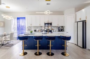 Private kitchen - Villa De Briley - Downtown HTX - Fire Pit - Photo Booth!
Luxury Family Retreat (Houston)