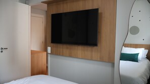 1 bedroom, WiFi, bed sheets - Modern Apartment with Balcony • 10 min Allianz • AC + WiFi (São Paulo)