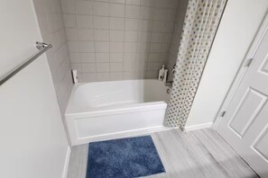 Towels, soap, toilet paper - Spacious A/C home, Garage Parking, Close Airport (Calgary)
