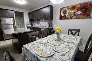Dining - Spacious A/C home, Garage Parking, Close Airport (Calgary)