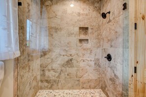 Shower, towels - Muscadine Meadow at Eagles Nest (Elk Park)