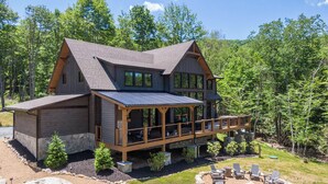 Exterior - It Was All a Dream at Eagles Nest - fireplaces, Springs (Banner Elk)
