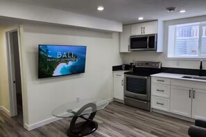 Interior - Guest suite, Close to Airport (Calgary)