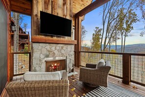 Property grounds - Running Bear Lodge at Eagles Nest - community amenities (Banner Elk)