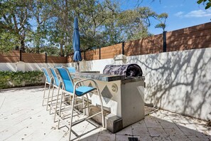 Terrace/patio - Private pool, 3-bedrooms, 3.5 bathrooms, 2-car garage with EV charger, across from beach access (Fernandina Beach)